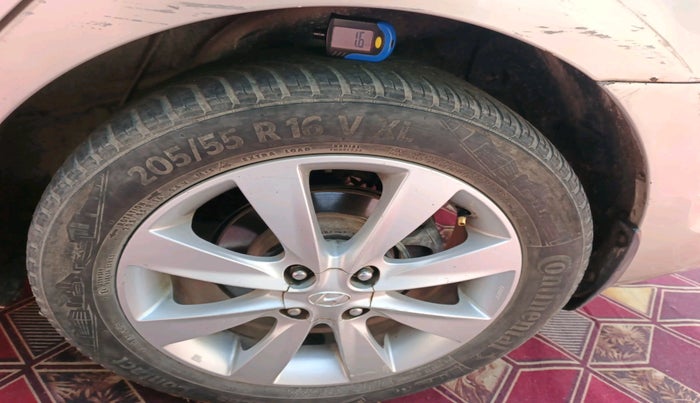 2011 Hyundai Verna FLUIDIC 1.6 VTVT SX, Petrol, Manual, 1,30,367 km, tyre