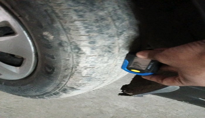 2011 Hyundai i10 MAGNA 1.2, Petrol, Manual, 64,737 km, tyre