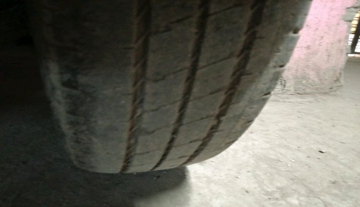 2011 Hyundai i10 MAGNA 1.2, Petrol, Manual, 64,737 km, tyre