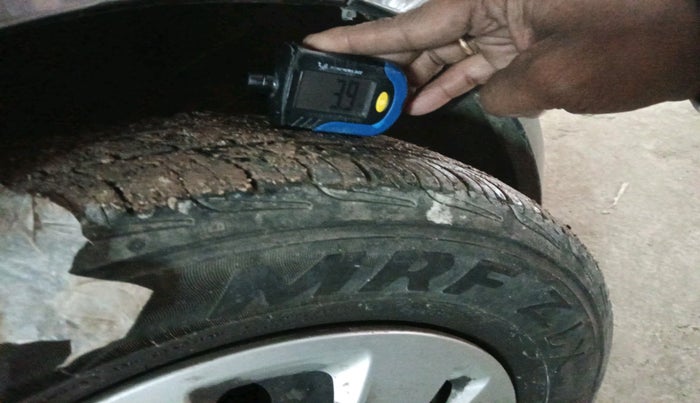 2011 Hyundai i10 MAGNA 1.2, Petrol, Manual, 64,737 km, tyre