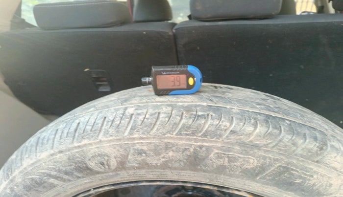 2019 Mahindra XUV300 W6 1.5 DIESEL, Diesel, Manual, 1,08,901 km, tyre