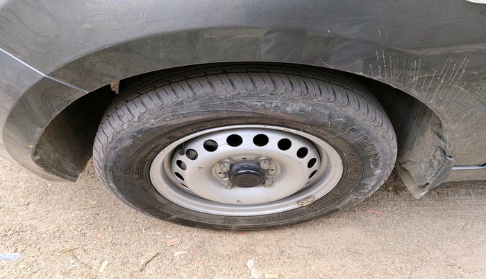 2023 Tata Tiago XE PETROL, Petrol, Manual, 32,920 km, tyre