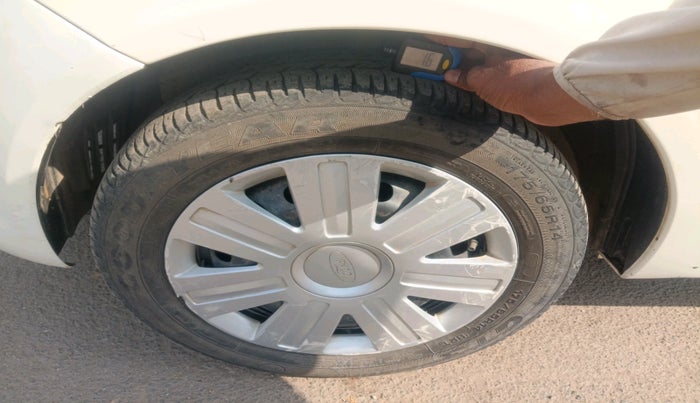 2011 Ford Figo ZXI 1.2 PETROL, Petrol, Manual, 78,122 km, tyre