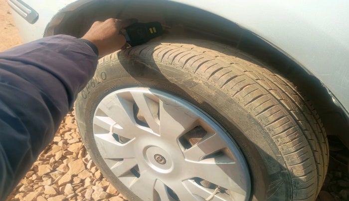 2012 Toyota Etios G, Petrol, Manual, 2,54,330 km, tyre