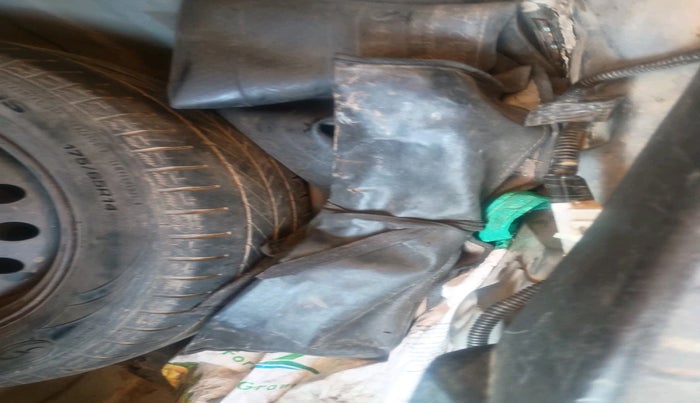 2012 Toyota Etios G, Petrol, Manual, 2,54,330 km, tyre