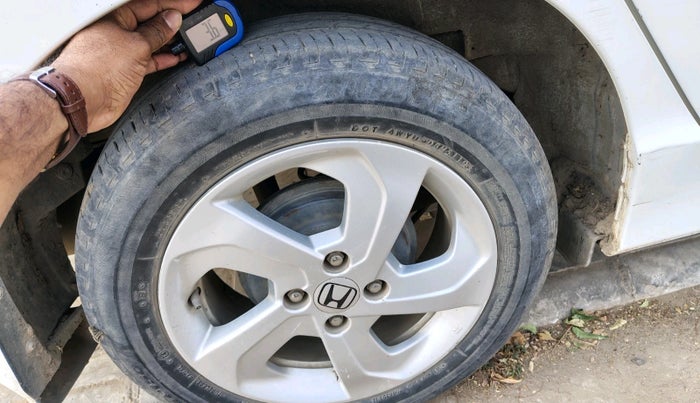 2015 Honda City 1.5L I-VTEC VX CVT, Petrol, Automatic, 1,03,940 km, tyre