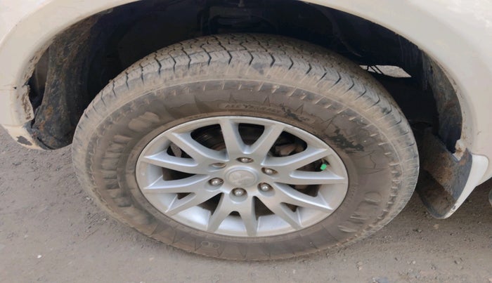 2014 Mitsubishi Pajero Sport 2.5 MT 4X4, Diesel, Manual, 1,32,147 km, tyre