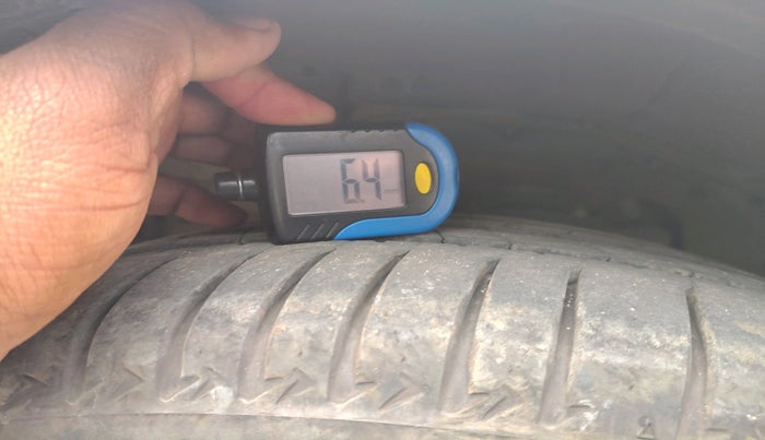 2017 Tata Hexa XTA 4X2 7 STR, Diesel, Automatic, 64,379 km, tyre