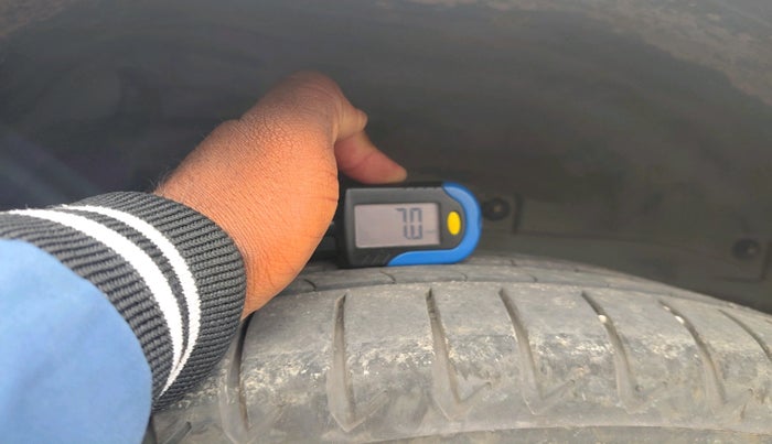 2017 Tata Hexa XTA 4X2 7 STR, Diesel, Automatic, 64,379 km, tyre