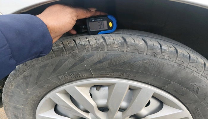 2023 Maruti Swift LXI, Petrol, Manual, 33,000 km, tyre