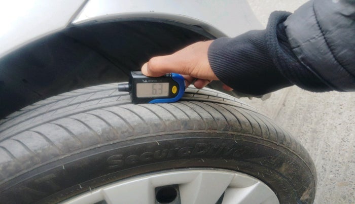 2013 Toyota Etios G, Petrol, Manual, 61,348 km, tyre