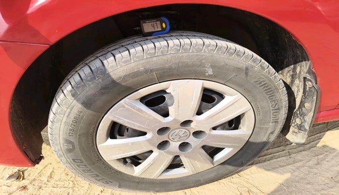 2012 Volkswagen Polo COMFORTLINE 1.2L, Diesel, Manual, 1,33,008 km, tyre