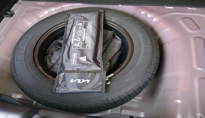 2022 KIA SONET HTK PLUS 1.2, Petrol, Manual, 4,821 km, tyre