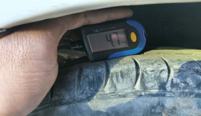 2013 Hyundai Santro Xing GL, Petrol, Manual, 67,818 km, tyre