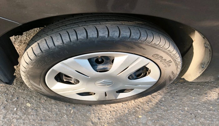 2013 Maruti Wagon R 1.0 VXI, Petrol, Manual, 1,42,149 km, tyre