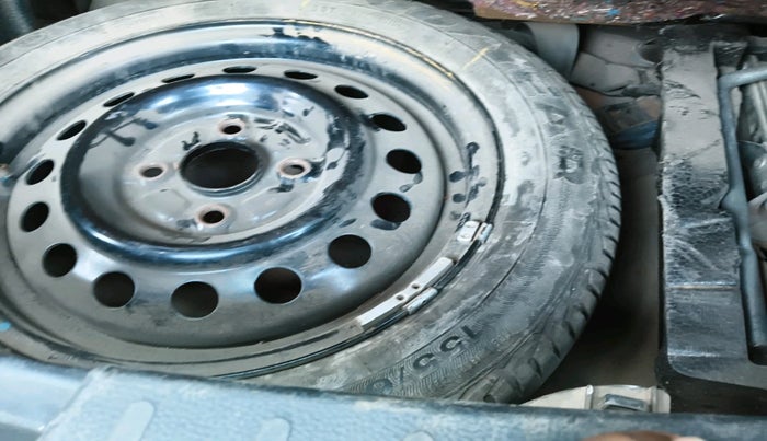 2013 Maruti Wagon R 1.0 VXI, Petrol, Manual, 1,42,149 km, tyre