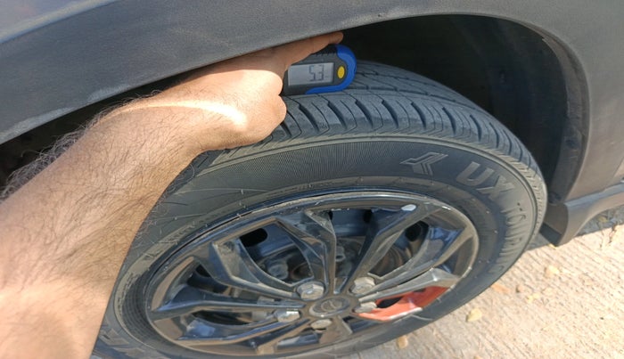 2017 Mahindra Kuv100 K4 6 STR, Petrol, Manual, 59,307 km, tyre