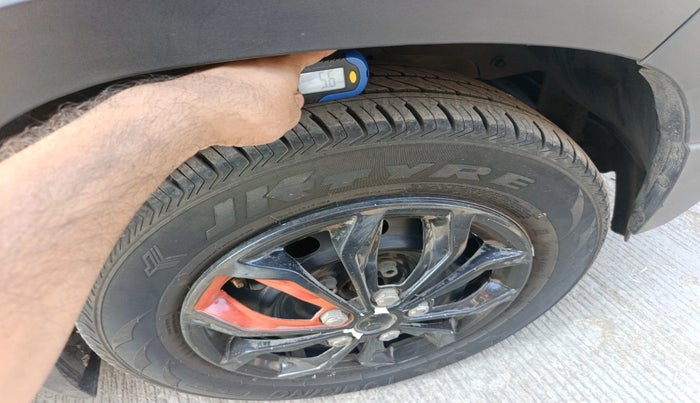 2017 Mahindra Kuv100 K4 6 STR, Petrol, Manual, 59,307 km, tyre