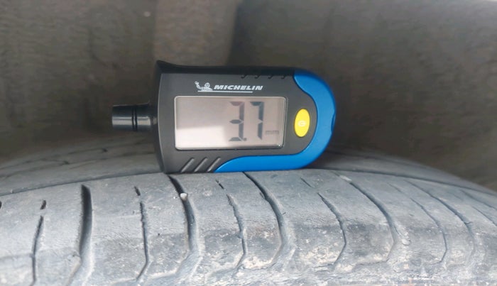 2023 Hyundai NEW I20 ASTA (O) 1.2 MT, Petrol, Manual, 22,617 km, tyre