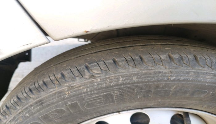 2012 Hyundai Eon D-LITE, Petrol, Manual, 90,387 km, tyre