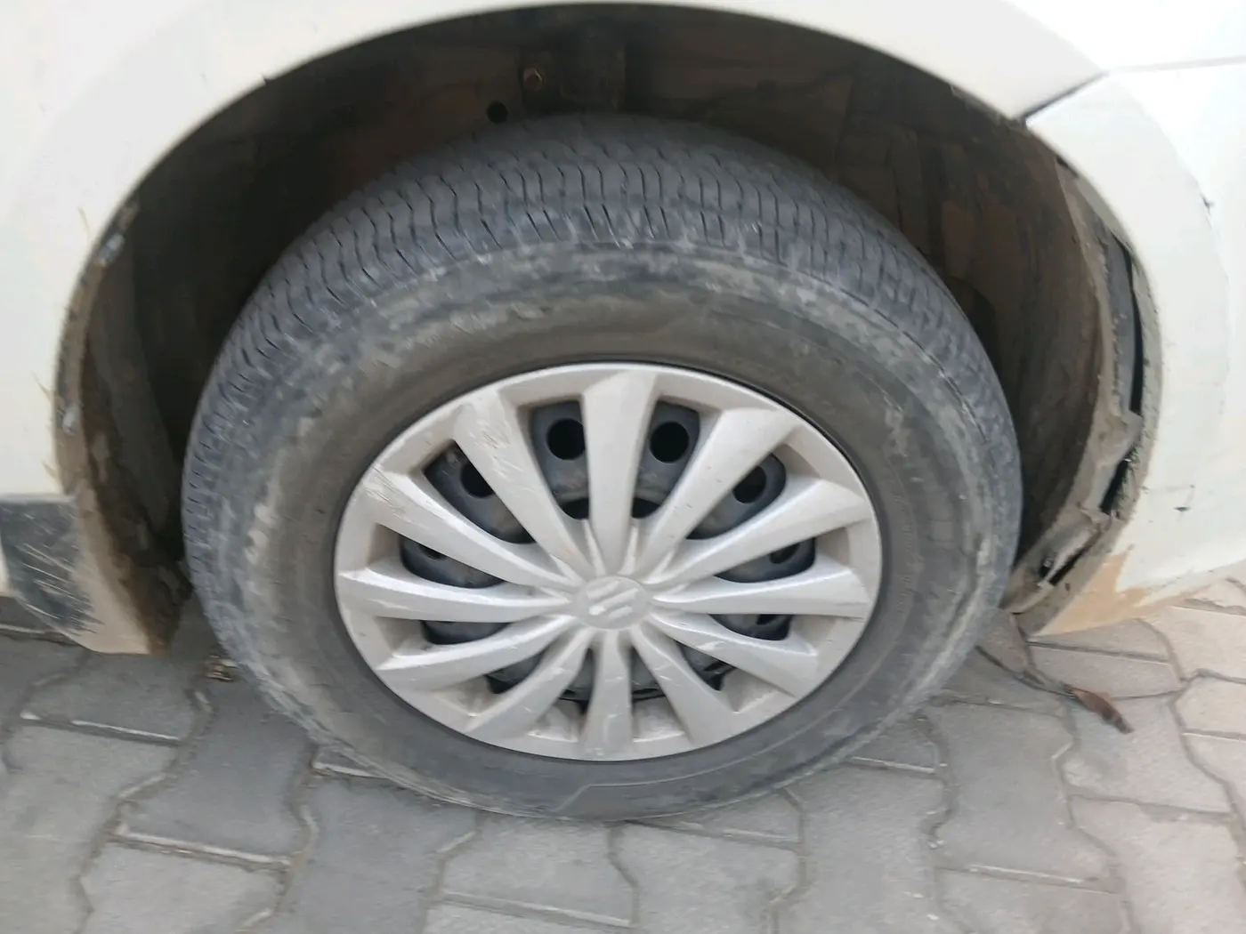 2015 Maruti Swift Dzire VDI, Diesel, Manual, 1,54,000 km, tyre