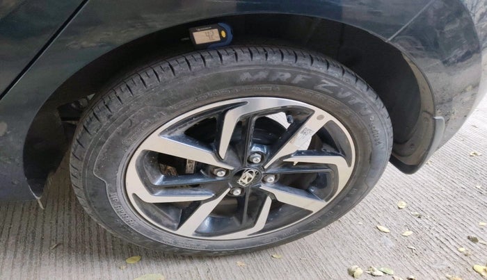 2022 Hyundai GRAND I10 NIOS ASTA AMT 1.2 KAPPA VTVT, Petrol, Automatic, 21,445 km, tyre