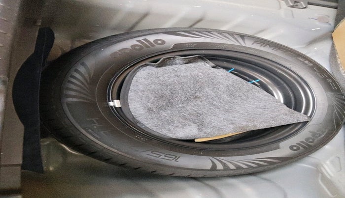 2022 Hyundai GRAND I10 NIOS ASTA AMT 1.2 KAPPA VTVT, Petrol, Automatic, 21,445 km, tyre