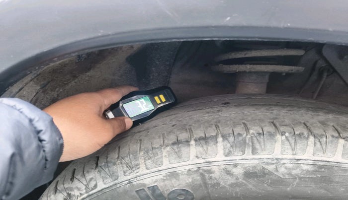 2017 Maruti Vitara Brezza ZDI, Diesel, Manual, 2,43,688 km, tyre