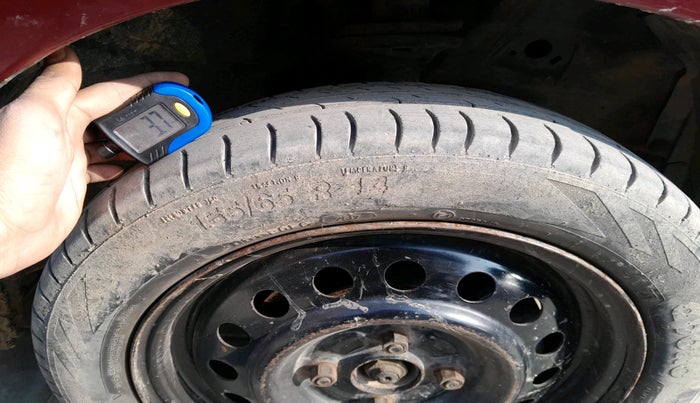 2011 Maruti Wagon R 1.0 VXI, Petrol, Manual, 72,453 km, tyre