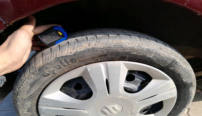 2011 Maruti Wagon R 1.0 VXI, Petrol, Manual, 72,453 km, tyre