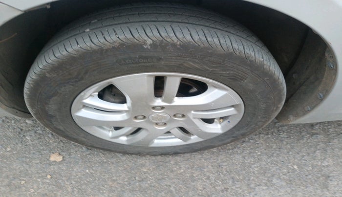 2012 Maruti Swift Dzire ZDI, Diesel, Manual, 1,89,687 km, tyre