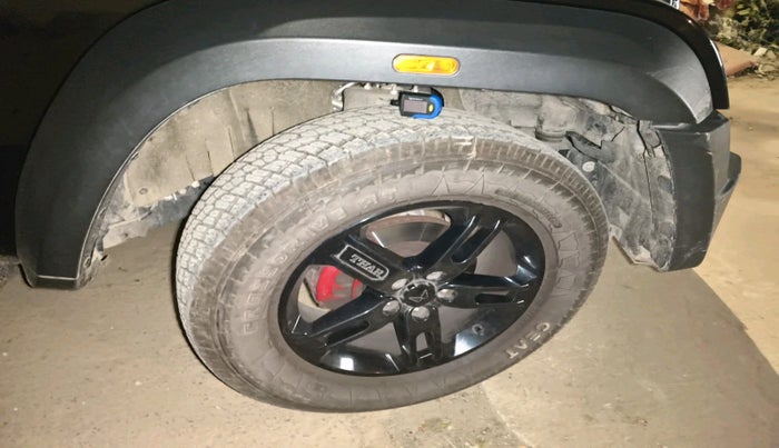 2024 Mahindra Thar AX (O) D 2WD HT, Diesel, Manual, 10,137 km, tyre