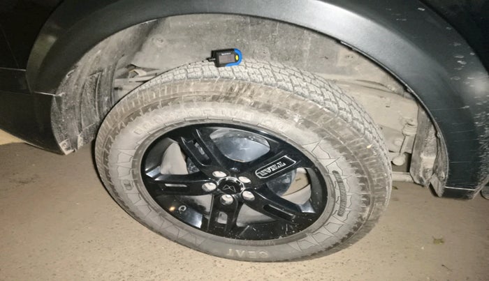 2024 Mahindra Thar AX (O) D 2WD HT, Diesel, Manual, 10,137 km, tyre