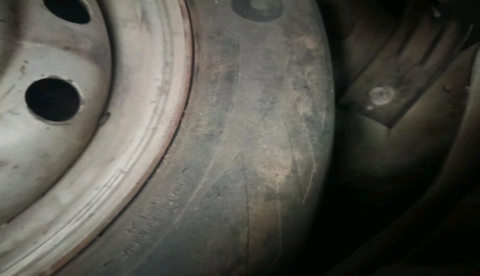 2012 Maruti Wagon R 1.0 LXI CNG, Petrol, Manual, 90,061 km, tyre