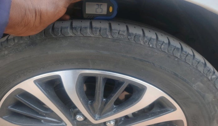 2025 Maruti Ertiga ZXI (O) CNG, Petrol, Manual, 47,097 km, tyre