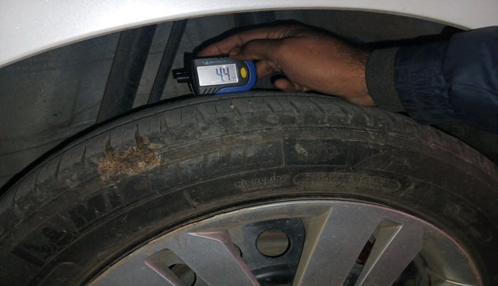 2015 Honda City 1.5L I-VTEC SV CVT, Petrol, Automatic, 1,03,493 km, tyre