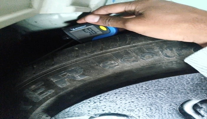 2019 Mahindra XUV300 W6 1.2 PETROL, Petrol, Manual, 24,759 km, tyre