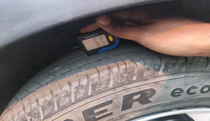 2019 Mahindra XUV300 W6 1.2 PETROL, Petrol, Manual, 24,759 km, tyre