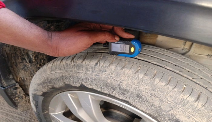 2017 Maruti Vitara Brezza ZDI, Diesel, Manual, 1,01,904 km, tyre