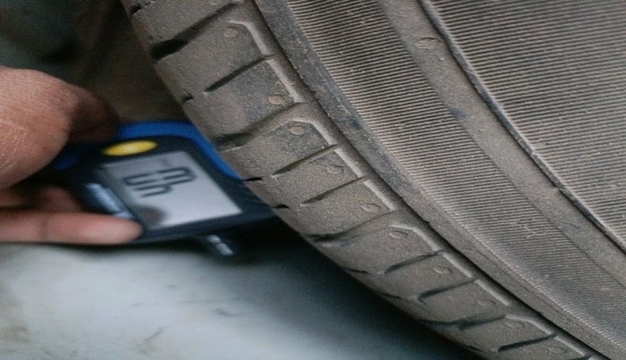 2015 Maruti Swift VDI, Diesel, Manual, 1,06,449 km, tyre