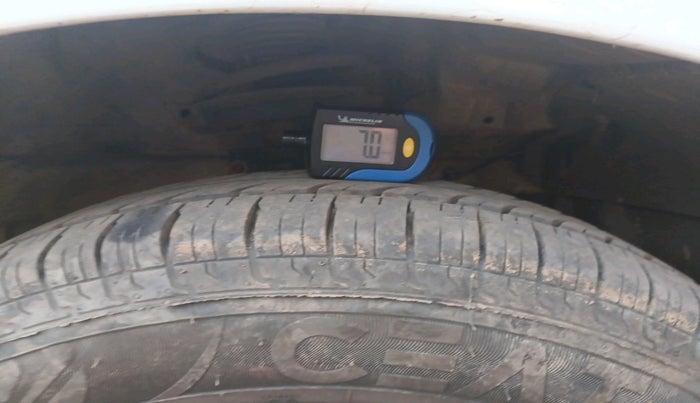 2015 Maruti Swift VDI, Diesel, Manual, 1,06,449 km, tyre