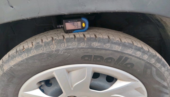 2021 Renault Kwid RXT 1.0 (O), Petrol, Manual, 16,529 km, tyre