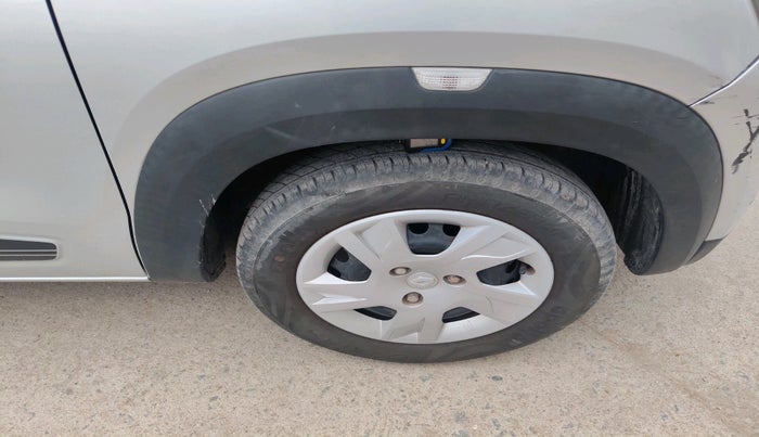 2021 Renault Kwid RXT 1.0 (O), Petrol, Manual, 16,529 km, tyre