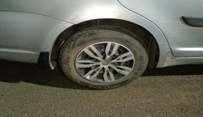 2011 Maruti Swift Dzire VDI, Diesel, Manual, 1,00,927 km, tyre