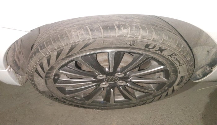 2019 Maruti Ciaz ALPHA 1.5 SHVS PETROL, Petrol, Manual, 64,662 km, tyre