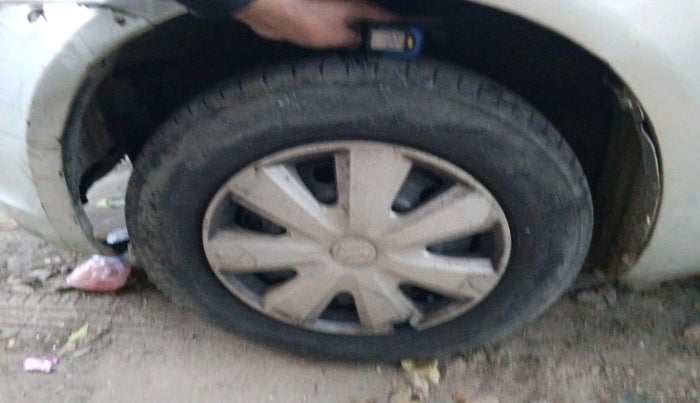 2011 Maruti Swift Dzire VXI, Petrol, Manual, 71,352 km, tyre