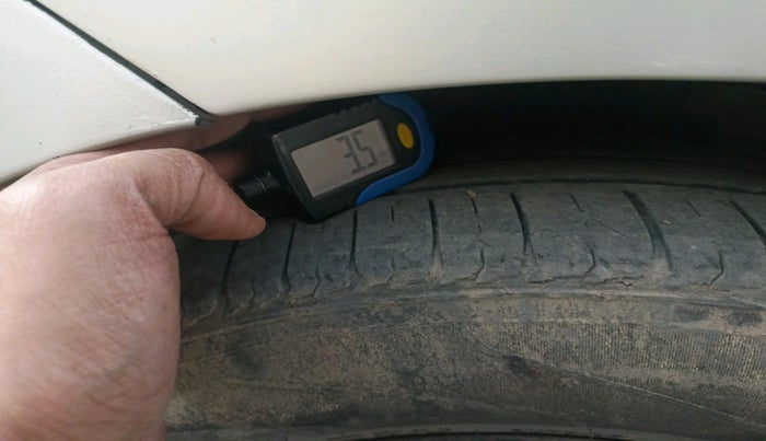 2014 Maruti Ertiga VDI, Diesel, Manual, 1,01,279 km, tyre