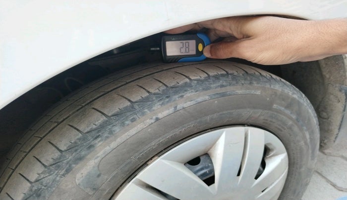 2021 Maruti Alto LXI CNG, Petrol, Manual, 36,353 km, tyre