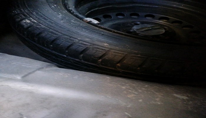 2016 Honda Brio S MT, Petrol, Manual, 1,11,592 km, tyre