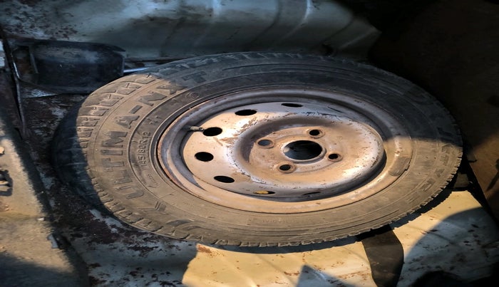 2011 Maruti Alto LXI, Petrol, Manual, 50,000 km, tyre